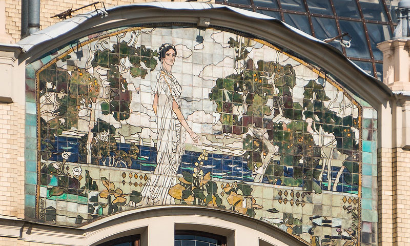 Фасадная керамика на здании гостиницы Метрополь с сюжетом: Жизнь