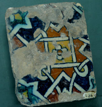 Керамическая плитка из облицовки алтаря Коронации в Алькасаре. Севилья. Никулосо Франциско Пизано, 1504 г.
