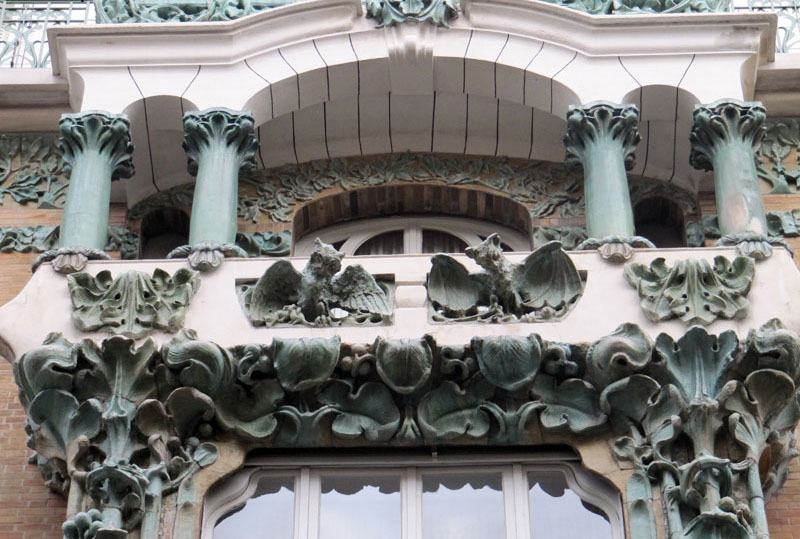 Керамическая отделка фасада здания на ул. Аббевиль, Париж. А. Биго, 1901 г.