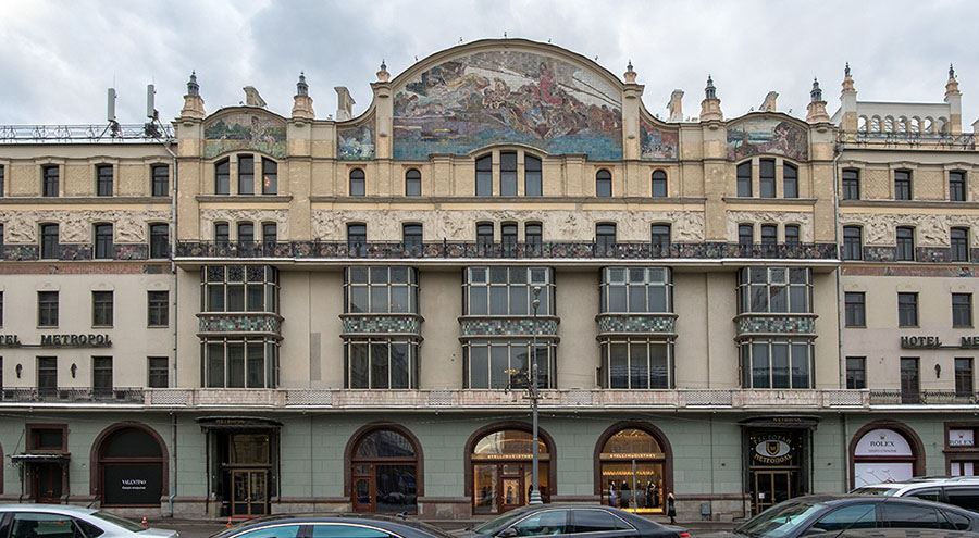 Фасадная керамика на здании гостиницы Метрополь