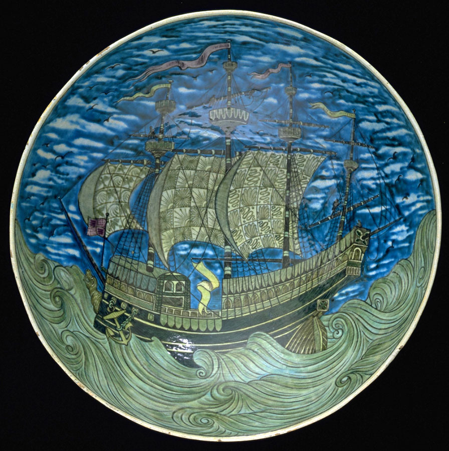 Чаша из керамики с морскими мотивами росписи