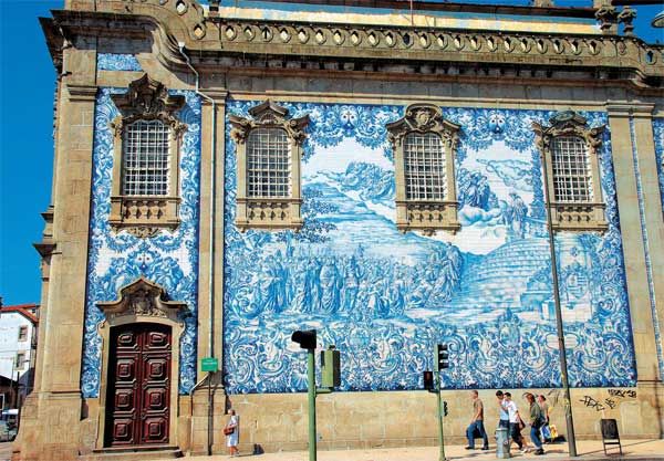 Расписной фасад здания