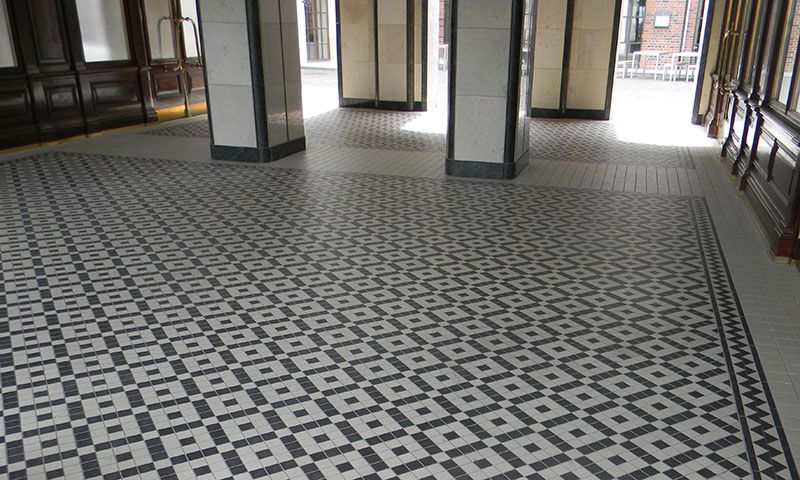 Облицовка пола плиткой Облицовка пола классической плиткой Winckelmans, Варшава