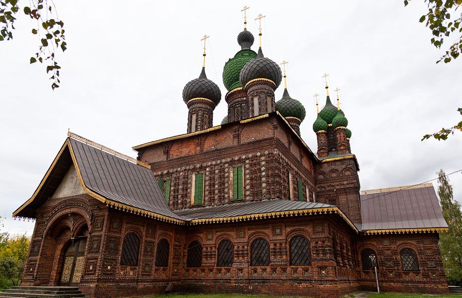 Керамика в фасадном декоре XVII века, церковь Иоанна Предтечи