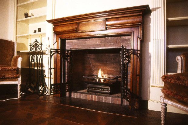 Электрокамины с английским порталом нестареющая классика