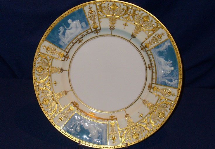 Фарфоровая тарелка (техника «pâte-sur-pâte»), Minton’s China Works, 1896 г.
