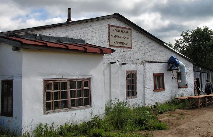 Мастерская керамики, деревня Куракино, Вологодская область Здание мастерской керамики в деревне Куракино, Вологодская область