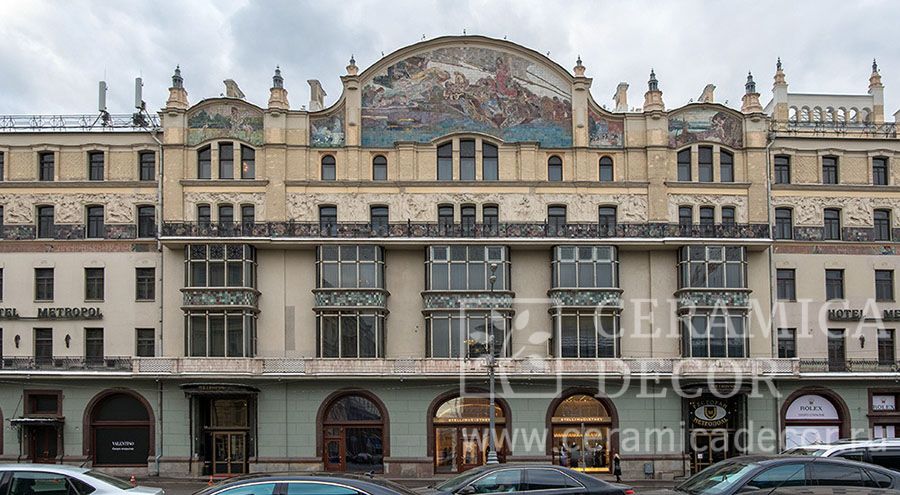 Центральный фасад здания гостиницы Метрополь