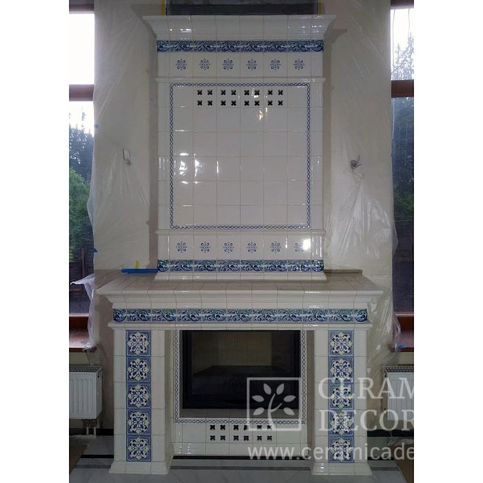 Облицовка топки PIAZZETTA изразцами Усадьба 3378. Артикул: 3378 в интерьере. Галерея работ студии CeramicaDecor. Фото: 1200x1200