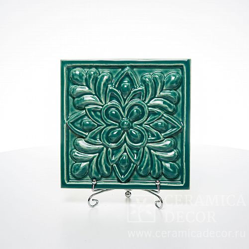 Изразец с художественным рельефным декором зеленого цвета коллекции Элеганс 150х150 арт.:71010/50512