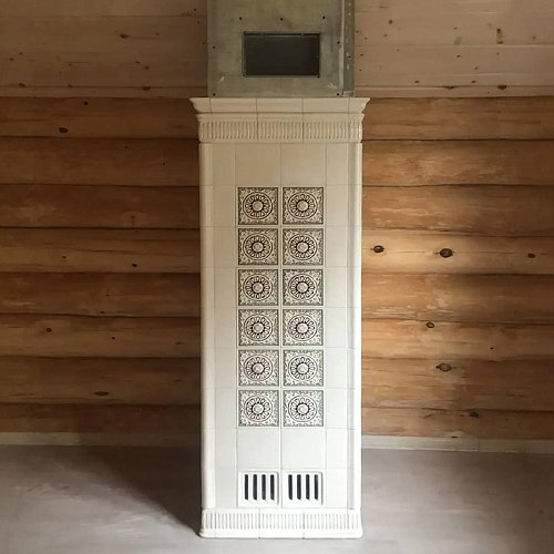 Облицовка стены за печью камином изразцами коллекции. Фото 500x500