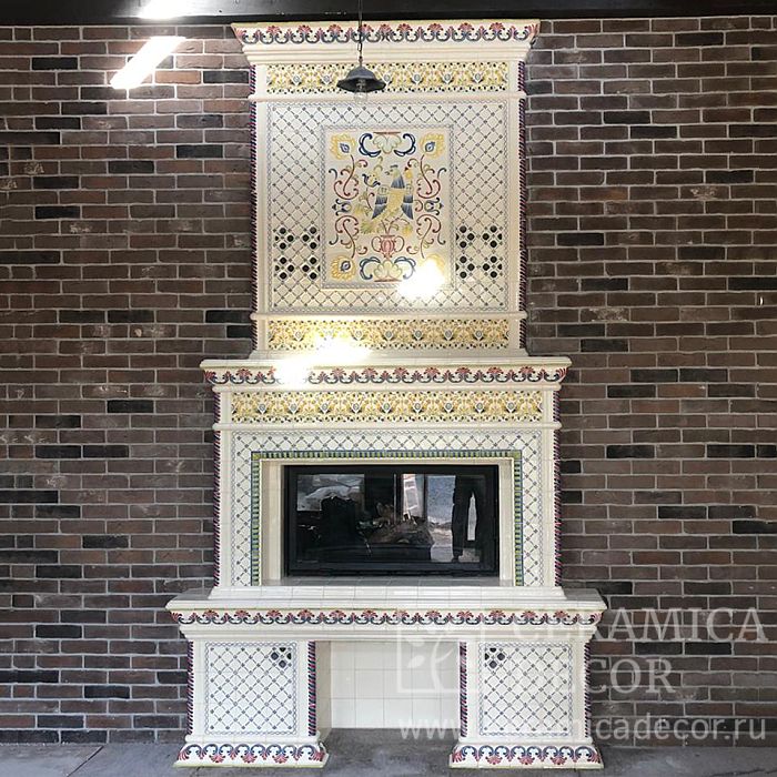 Облицовка топки Invicta Grand Vision 1100 коллекции Птицы 3158. Артикул: 3158 в интерьере. Галерея работ студии CeramicaDecor. Фото: 1200x1200