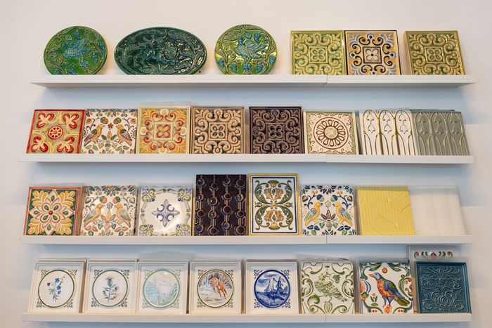 Шоурум CeramicaDecor с готовыми керамическими решениями