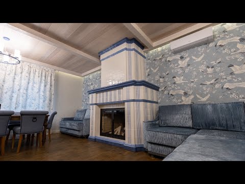Камин в изразцовой облицовке 